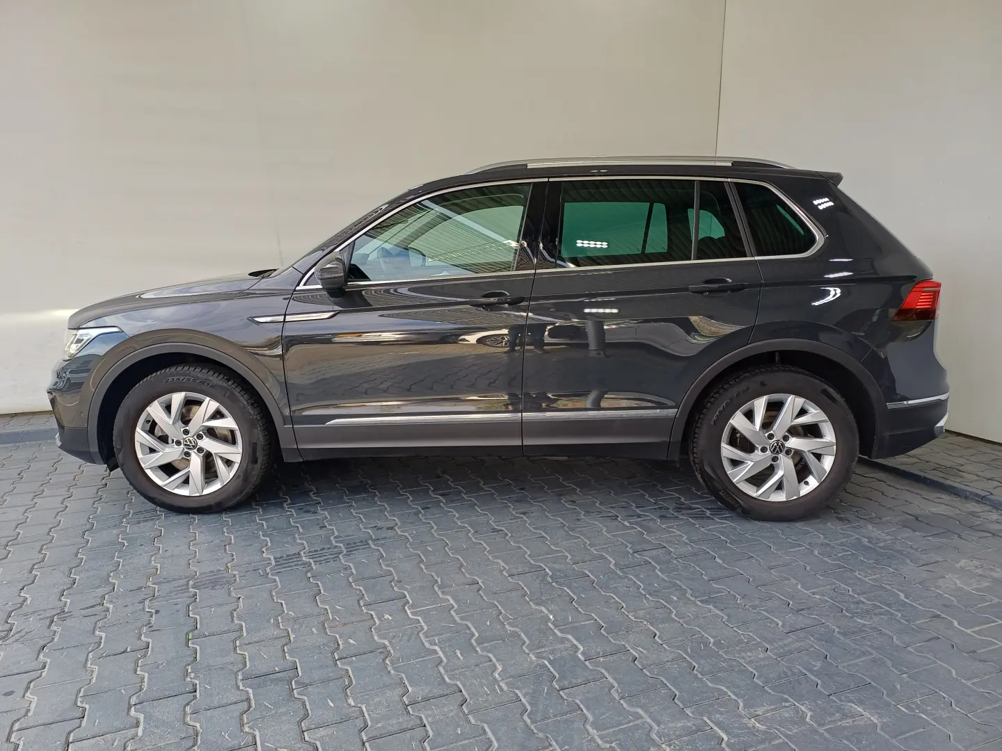 VW Tiguan Noul Tiguan Elegance 2 0 TSI DSG 4Mot
