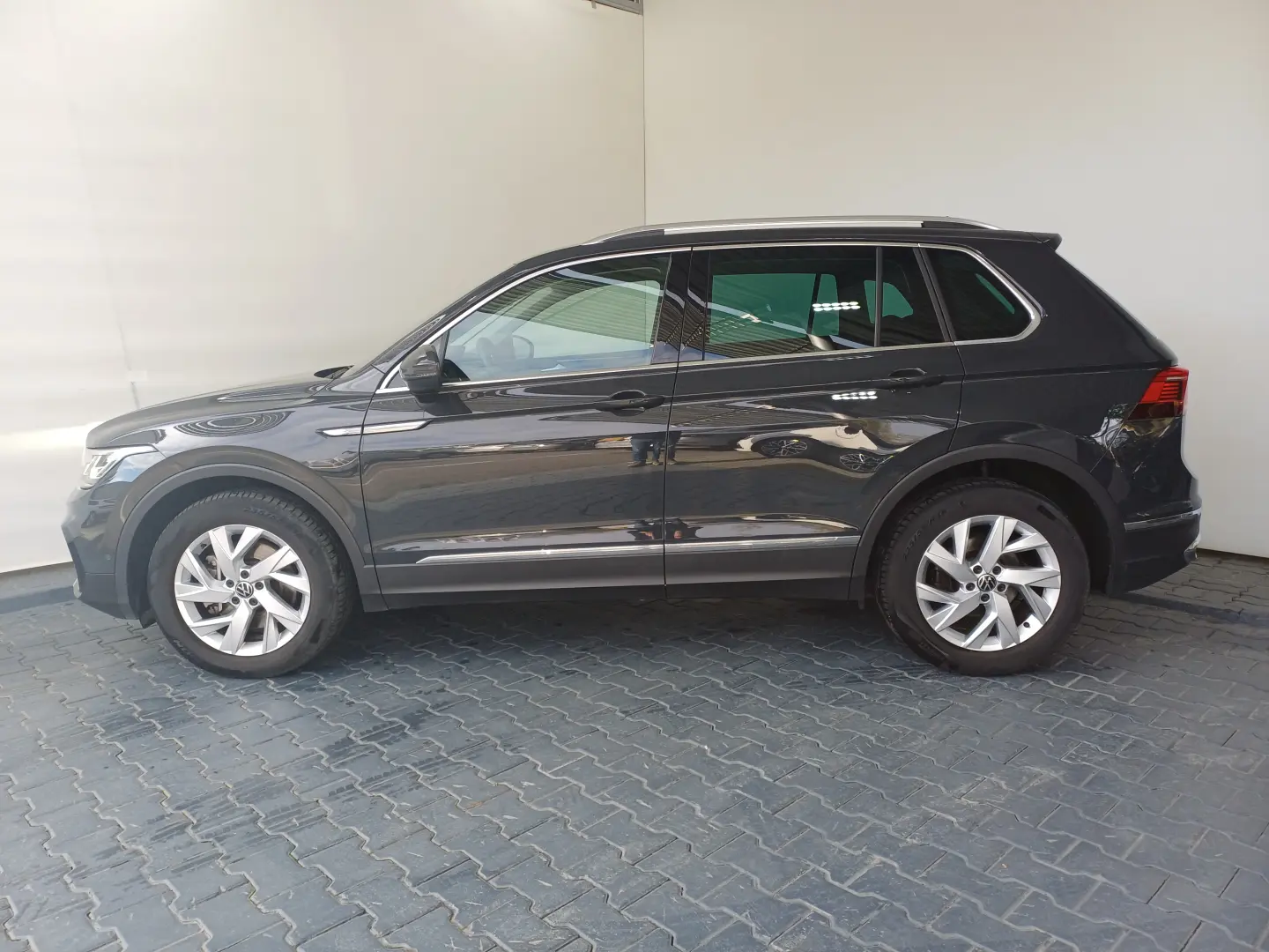 VW Tiguan Noul Tiguan Elegance 2 0 TSI DSG 4Mot