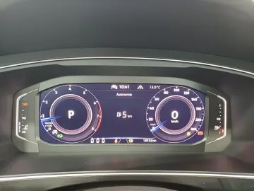 VW Tiguan Noul Tiguan Elegance 2 0 TSI DSG 4Mot