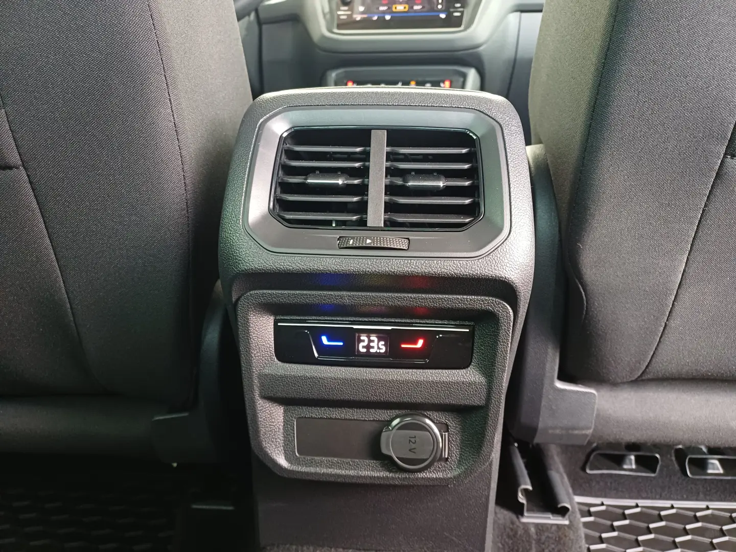 VW Tiguan Noul Tiguan Elegance 2 0 TSI DSG 4Mot