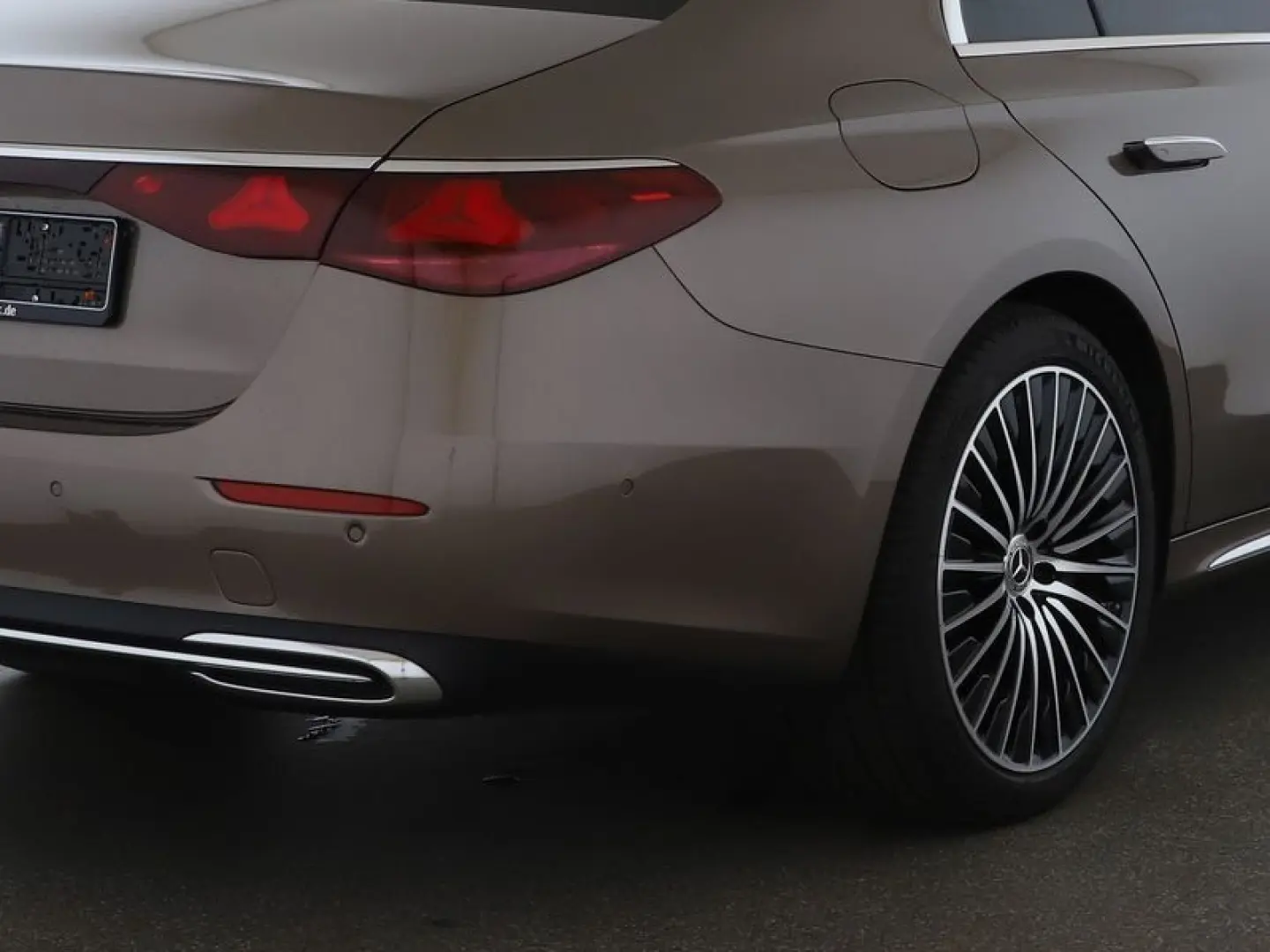 E 300 de Exclusive Premium DISTR Burm4D DISTR