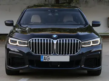 BMW 750