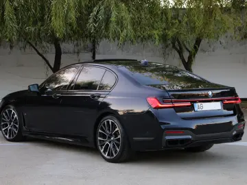 BMW 750
