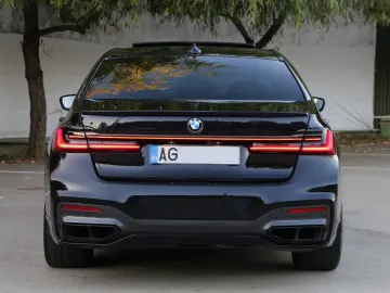BMW 750