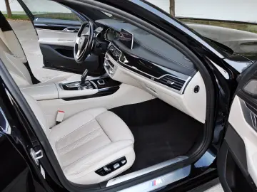 BMW 750