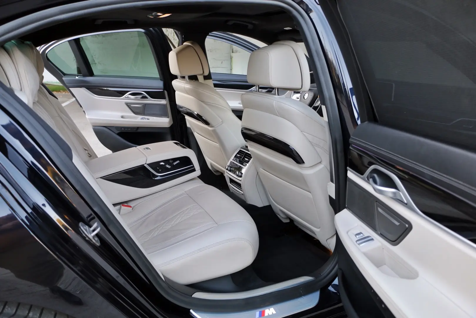 BMW 750