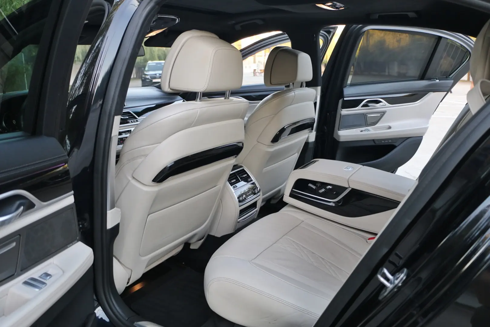 BMW 750