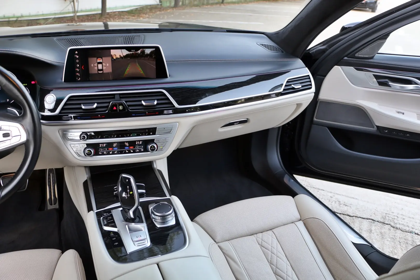 BMW 750