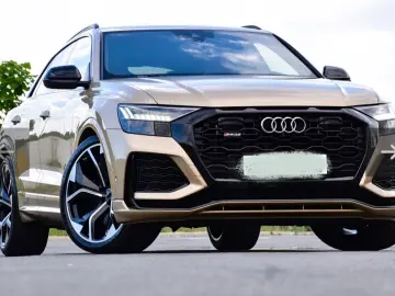 Audi RSQ8