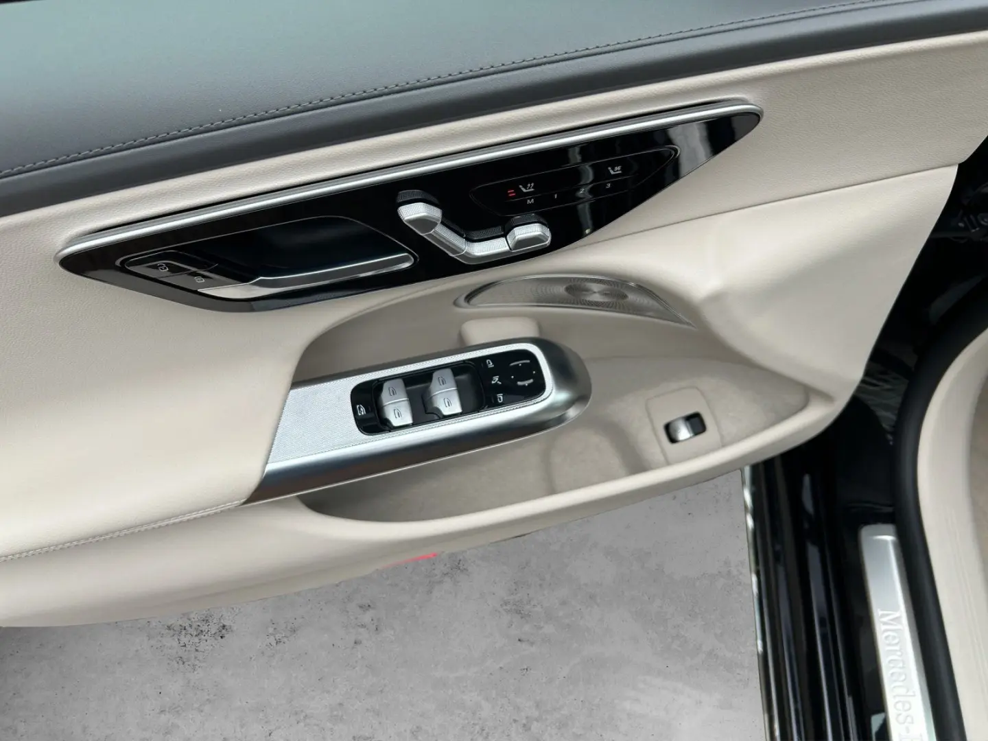 E220d 4M Exlu Prem  DISTRO Massage AHK Hyper HAL