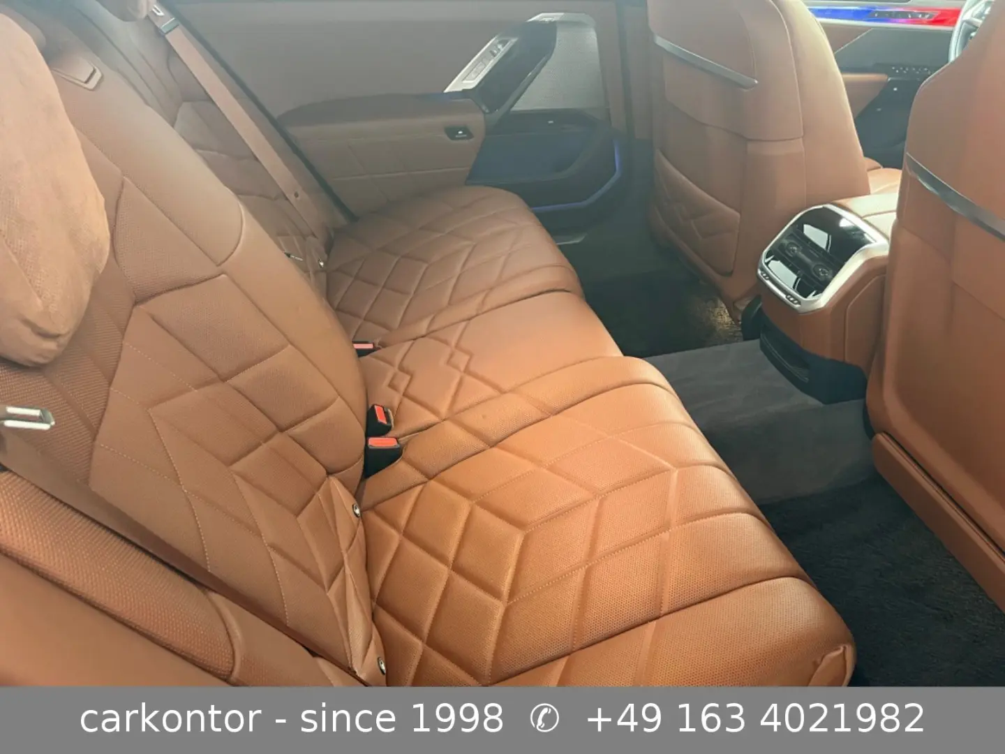 750e xDrive  LOUNGE SEATING AUT DOORS FOND ENT