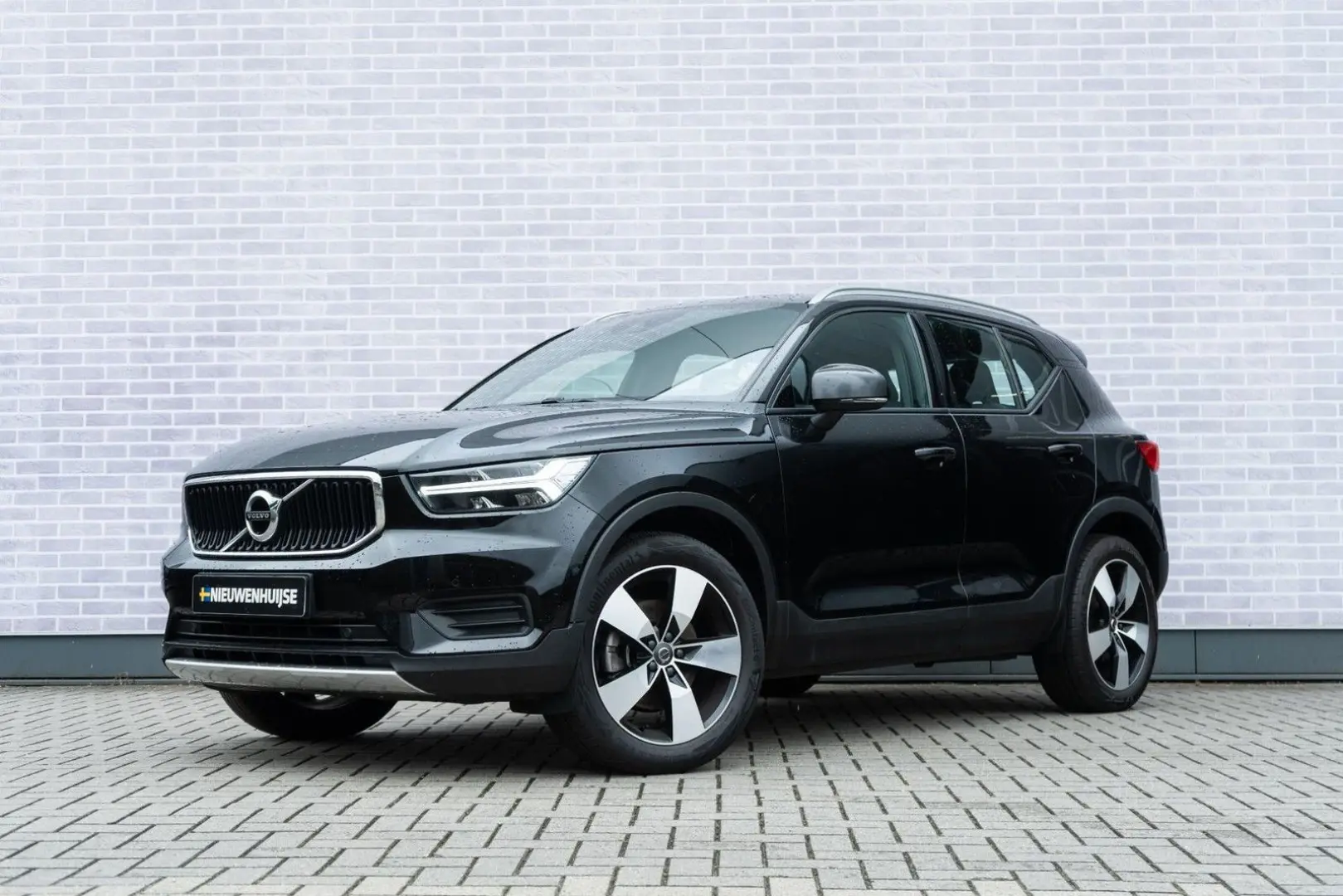 XC40 T2 Momentum Aut.   Park Assist V A   Parkee