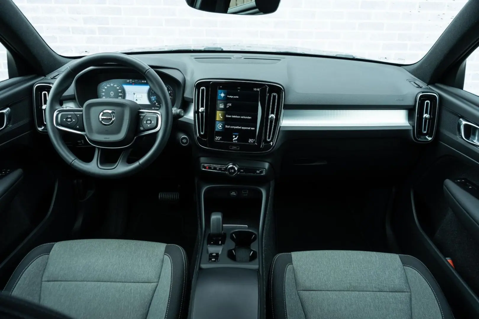 XC40 T2 Momentum Aut.   Park Assist V A   Parkee