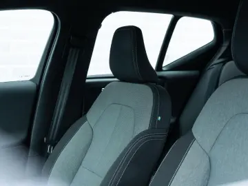 XC40 T2 Momentum Aut.   Park Assist V A   Parkee