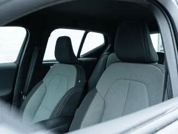 XC40 T2 Momentum Aut.   Park Assist V A   Parkee