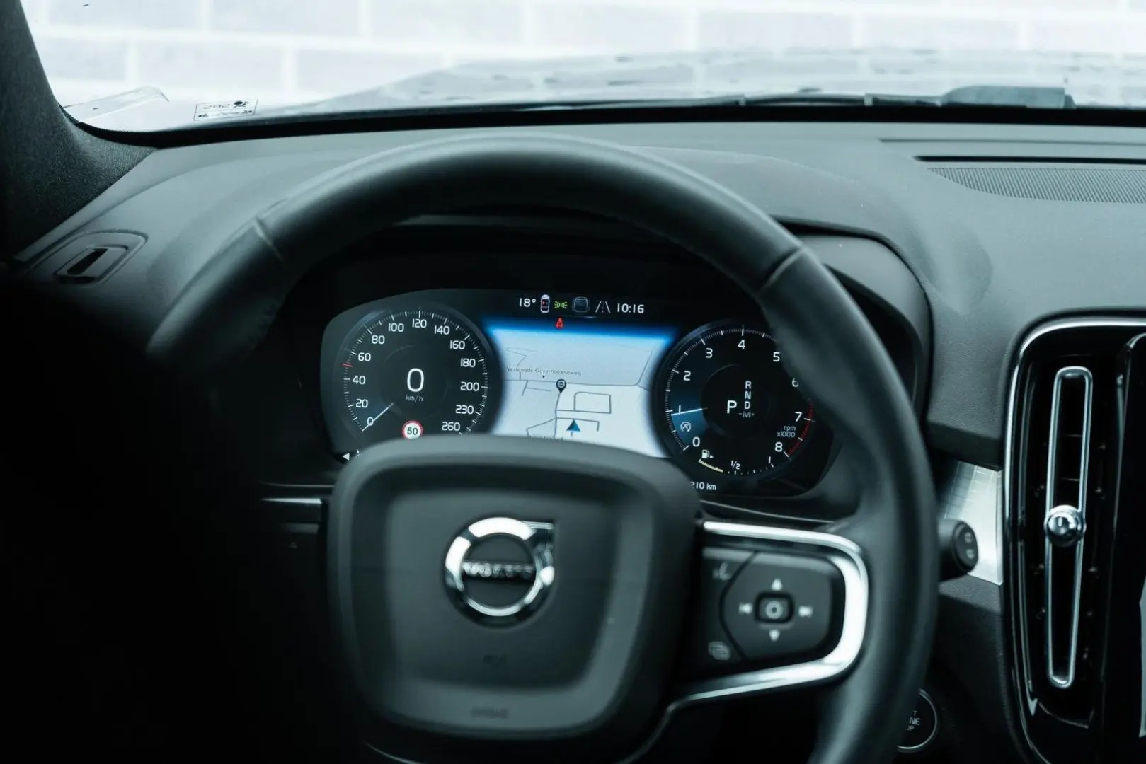 XC40 T2 Momentum Aut.   Park Assist V A   Parkee