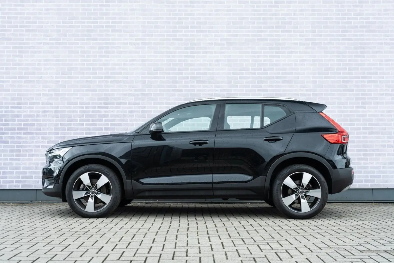 XC40 T2 Momentum Aut.   Park Assist V A   Parkee
