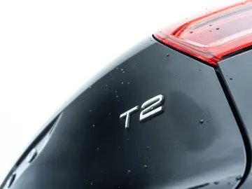 XC40 T2 Momentum Aut.   Park Assist V A   Parkee