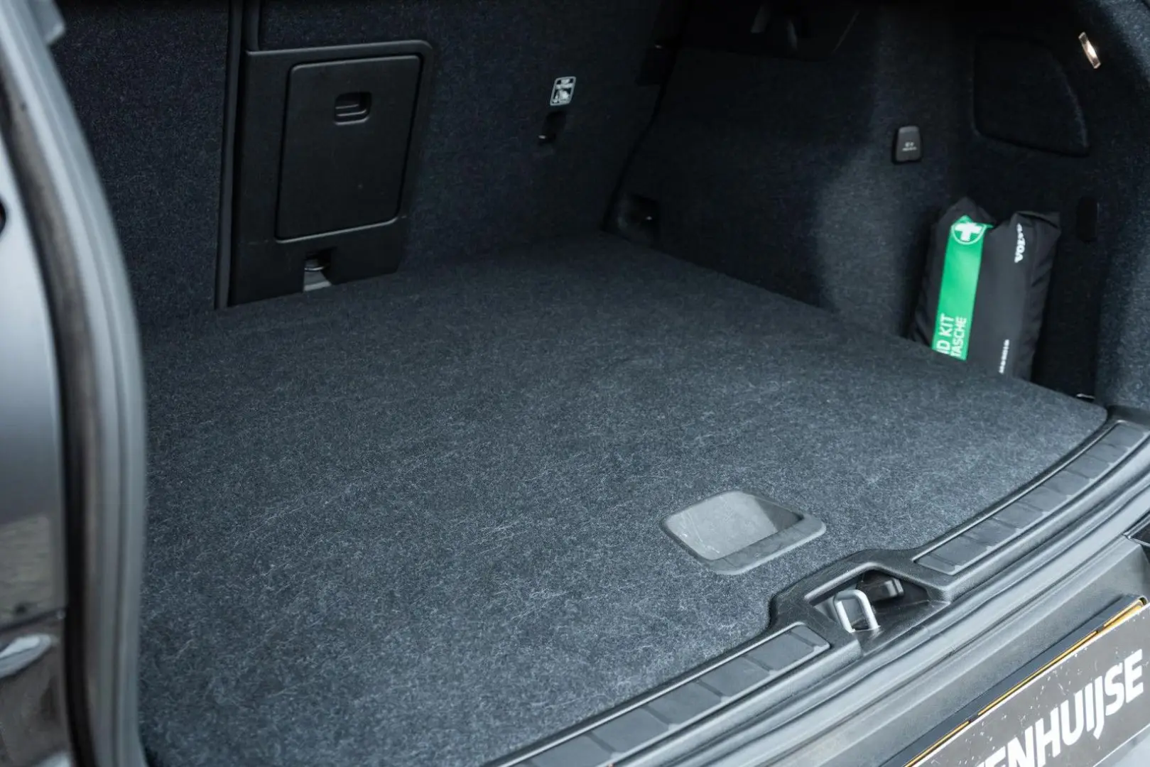 XC40 T2 Momentum Aut.   Park Assist V A   Parkee