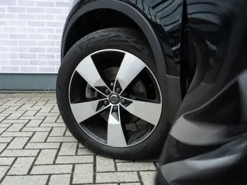 XC40 T2 Momentum Aut.   Park Assist V A   Parkee