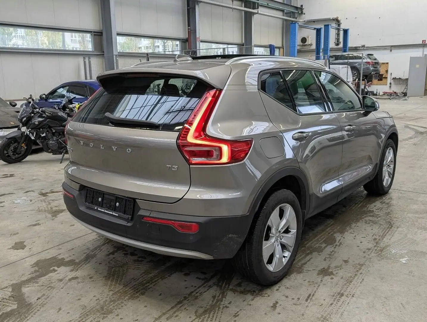 XC 40 T3 Momentum PANO LED NAVI LEDER ACC