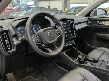 XC 40 T3 Momentum PANO LED NAVI LEDER ACC