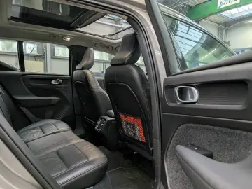 XC 40 T3 Momentum PANO LED NAVI LEDER ACC