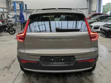 XC 40 T3 Momentum PANO LED NAVI LEDER ACC