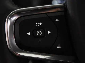 XC40 T3 Geartronic  18 R-Design Navi