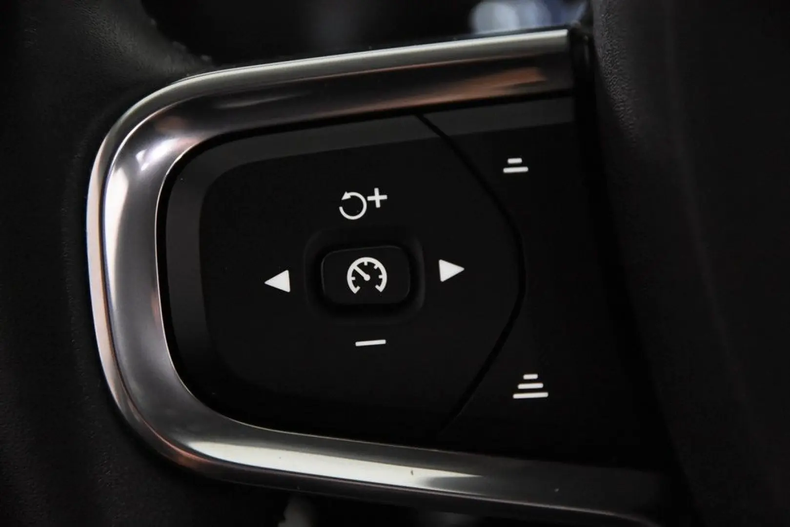 XC40 T3 Geartronic  18 R-Design Navi
