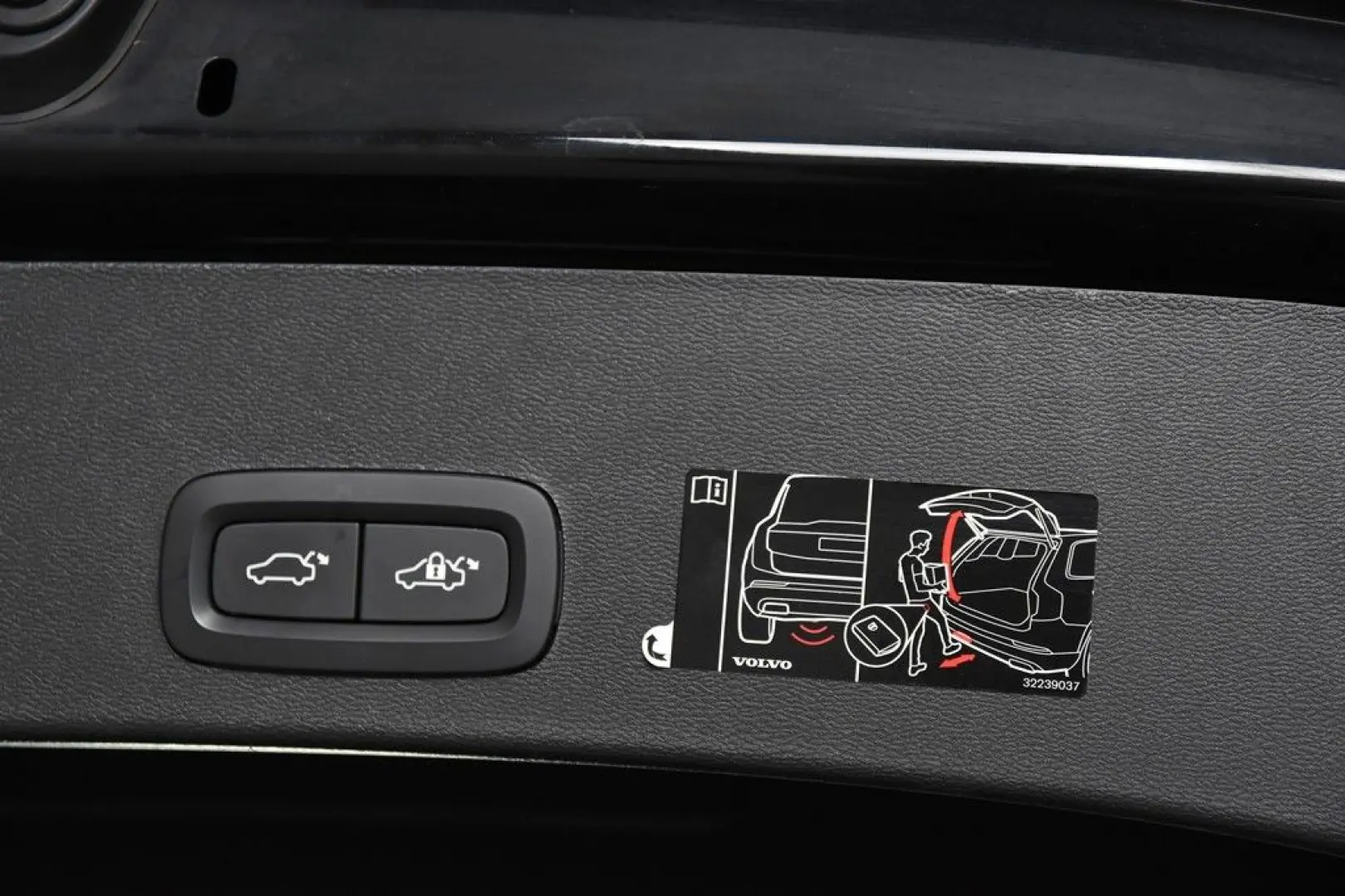 XC40 T3 Geartronic  18 R-Design Navi