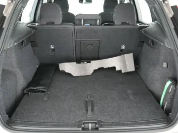 XC40 B3 Plus Dark NAV SHZG PDC RFK el.Sitze 18