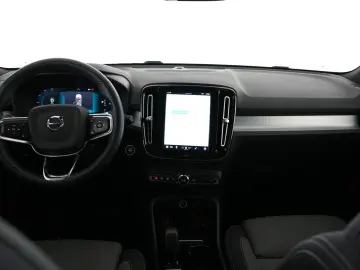 XC40 B3 Plus Dark NAV SHZG PDC RFK el.Sitze 18