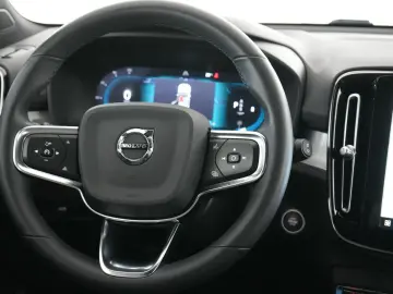 XC40 B3 Plus Dark NAV SHZG PDC RFK el.Sitze 18