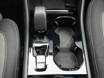 XC40 B3 Plus Dark NAV SHZG PDC RFK el.Sitze 18