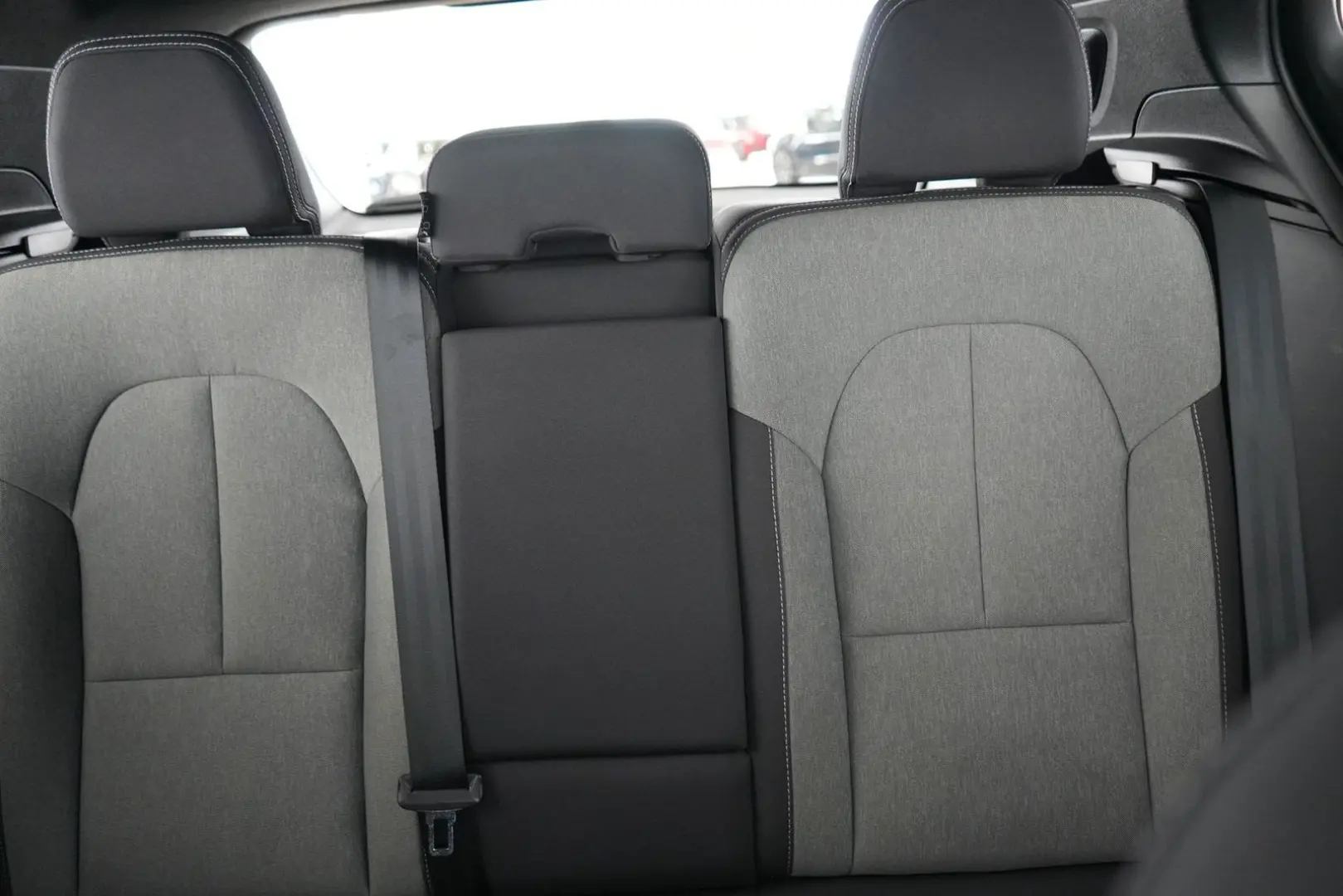 XC40 B3 Plus Dark NAV SHZG PDC RFK el.Sitze 18