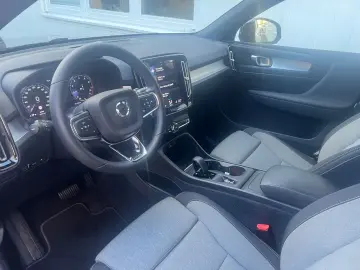 XC40 T2 Automatik Core NAVI GARANTIE