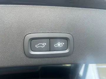XC40 T2 Automatik Core NAVI GARANTIE