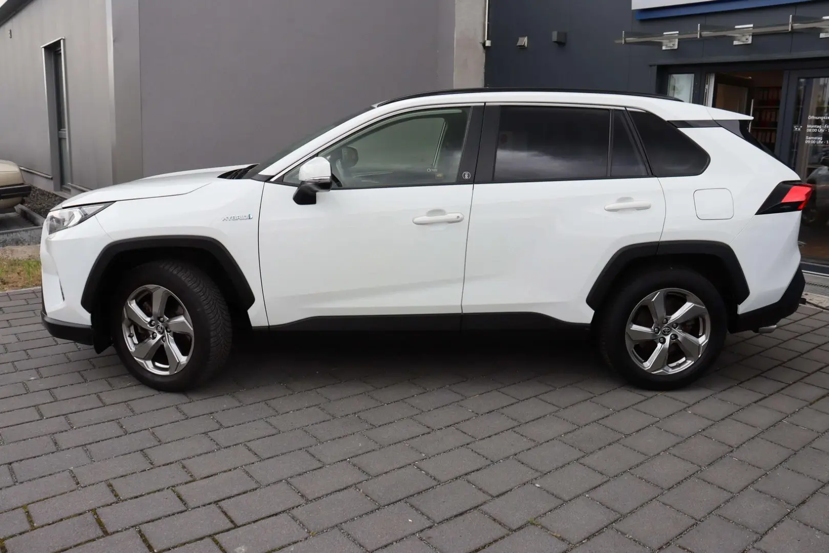 RAV 4 Hybrid 4x2 Team Deutschland AHK Navi Kamer