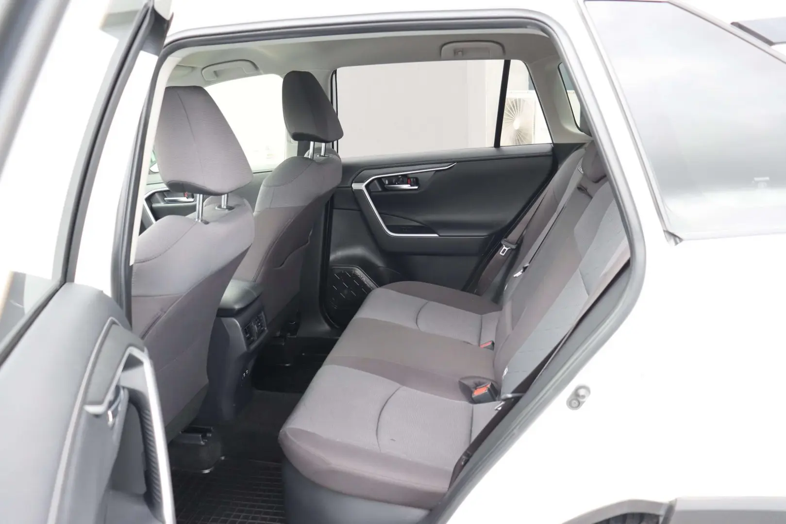 RAV 4 Hybrid 4x2 Team Deutschland AHK Navi Kamer