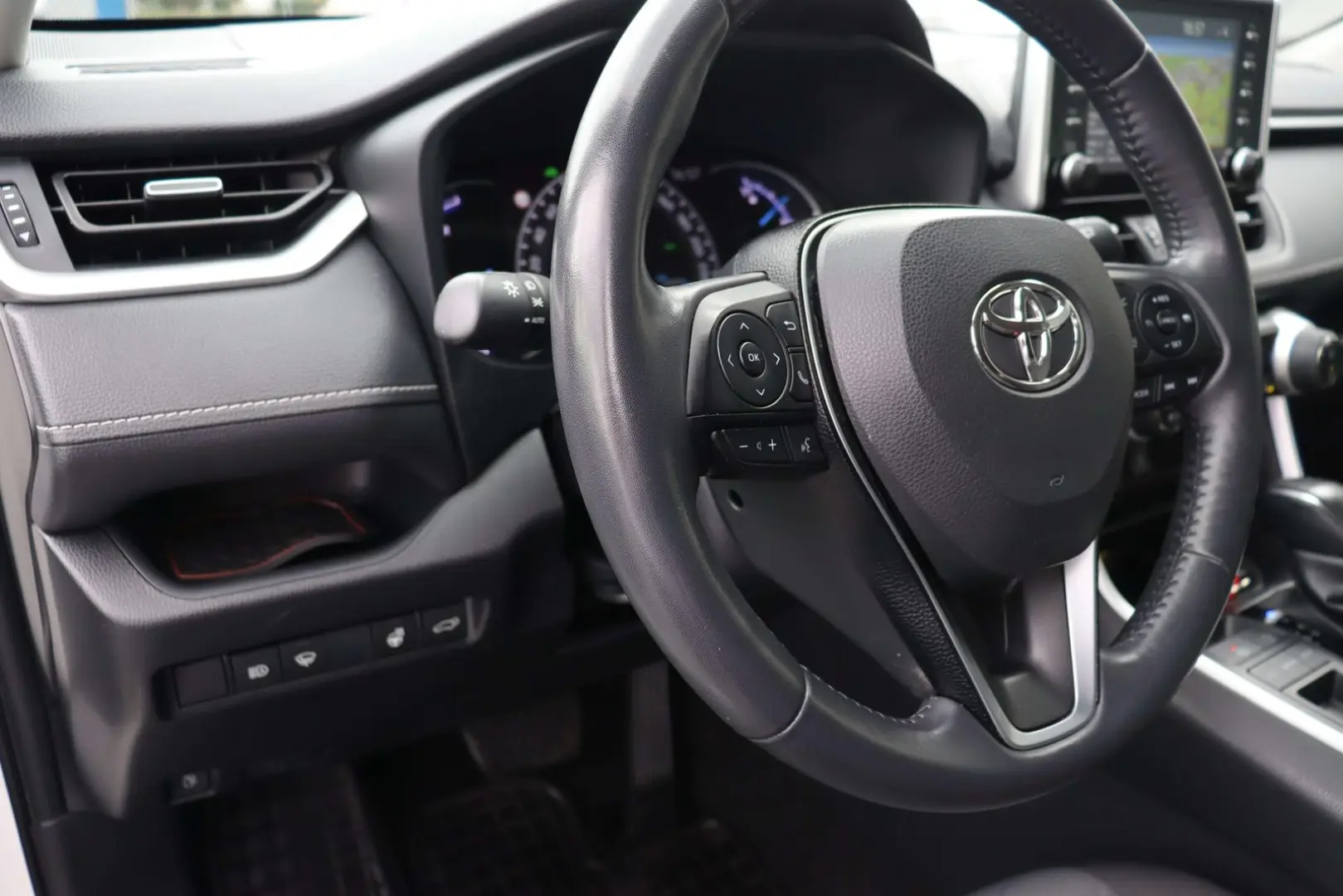 RAV 4 Hybrid 4x2 Team Deutschland AHK Navi Kamer