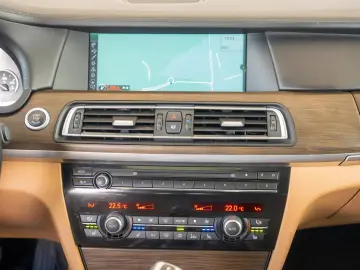 BMW Seria 7 750 Li XDRIVE