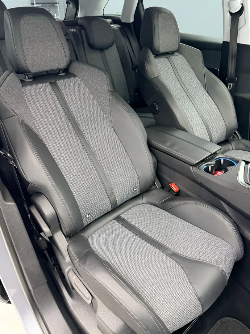 PEUGEOT 3008 2018 1.2I E6