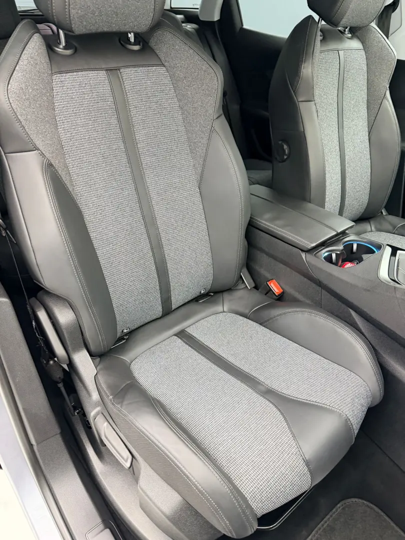 PEUGEOT 3008 2018 1.2I E6