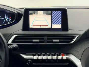 PEUGEOT 3008 2018 1.2I E6