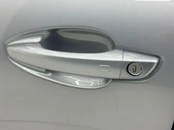 PEUGEOT 3008 2018 1.2I E6