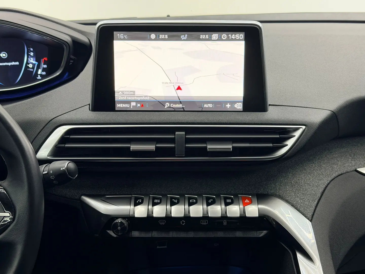 PEUGEOT 3008 2018 1.2I E6