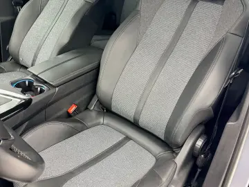 PEUGEOT 3008 2018 1.2I E6
