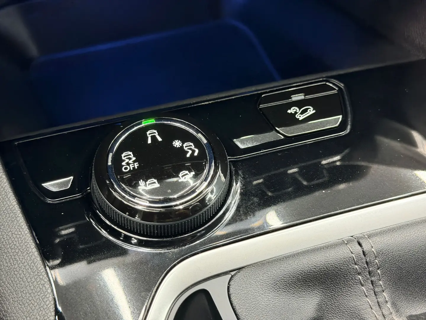 PEUGEOT 3008 2018 1.2I E6