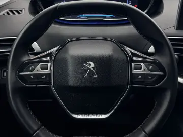 PEUGEOT 3008 2018 1.2I E6